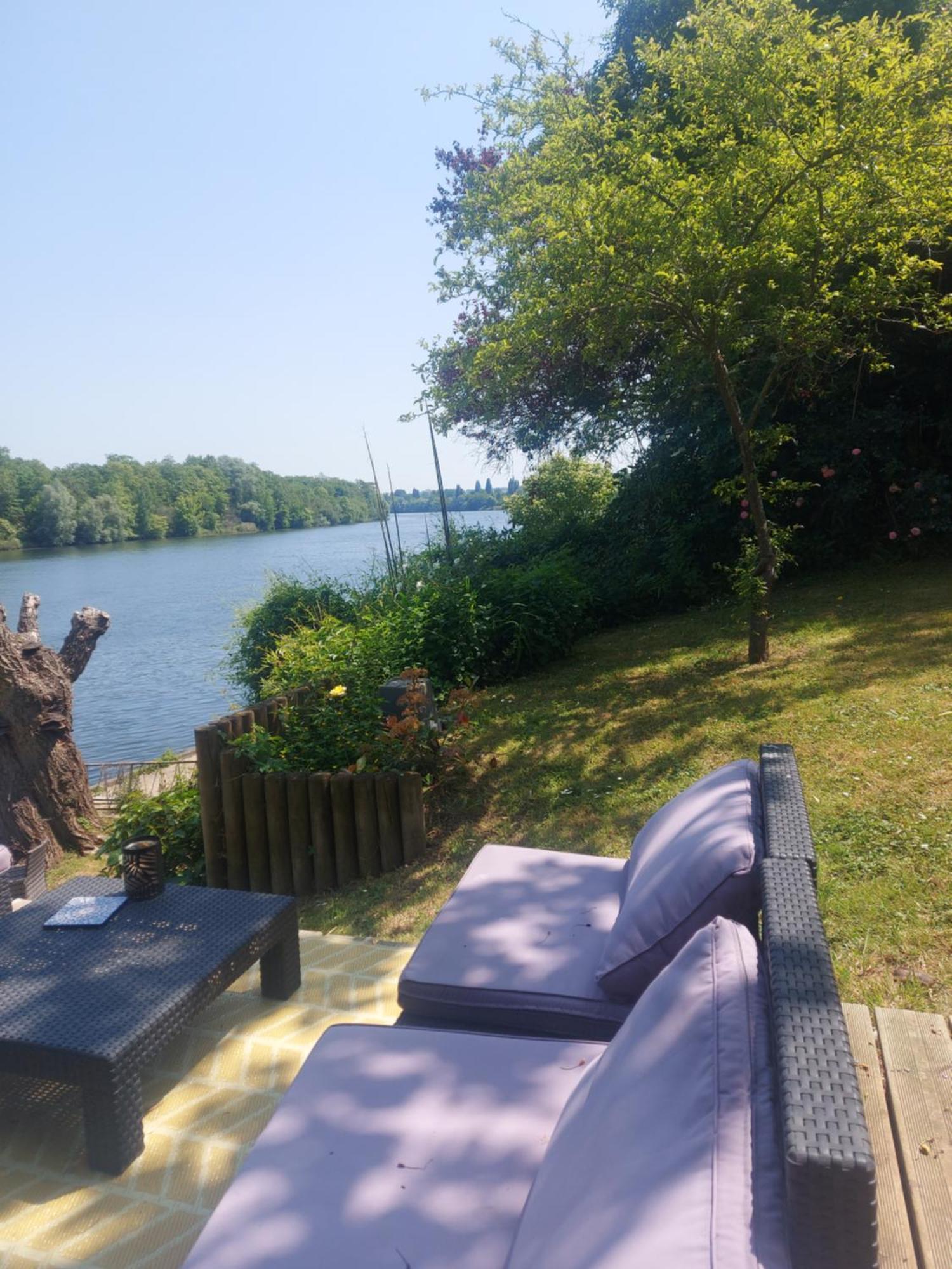Les Seringats Poissy Exterior photo